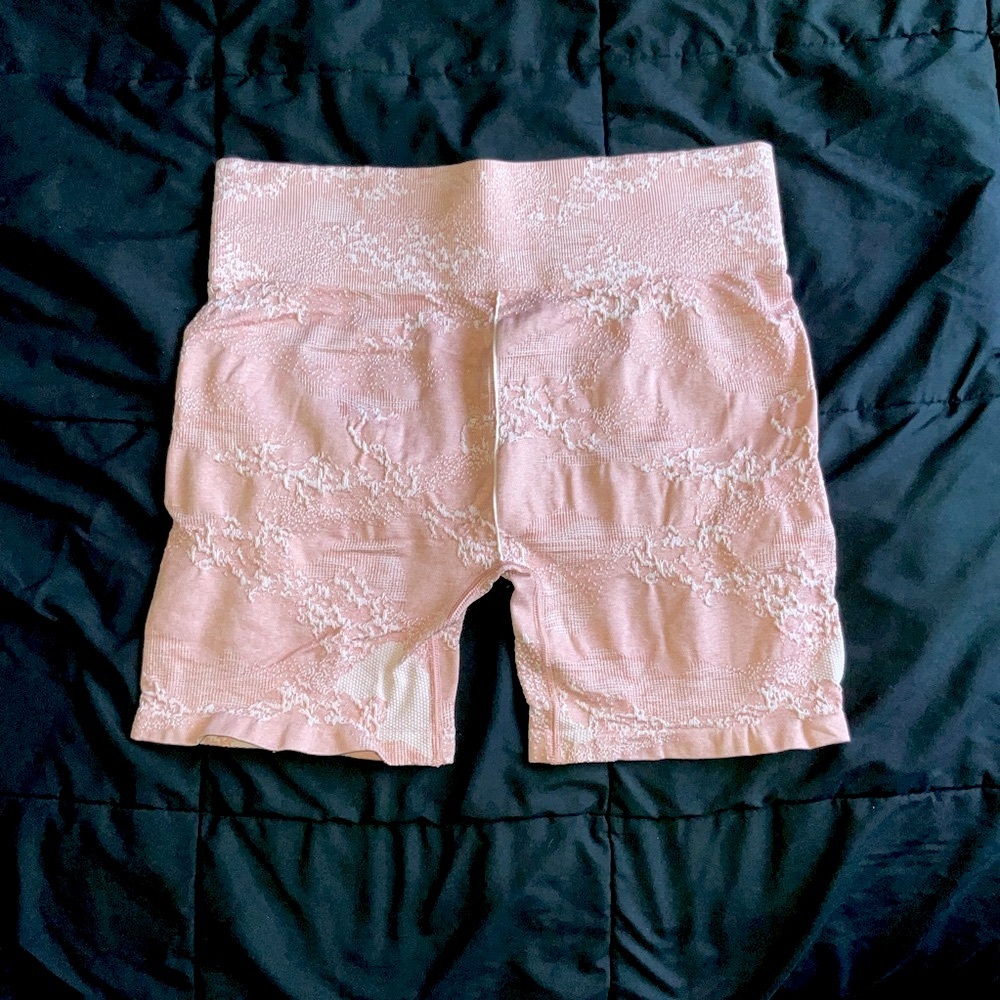 Gymshark Adapt Camo Seamless Shorts - Picture 2 of 4
